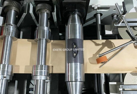 Machine à fabriquer des sacs en papier brun D Cut