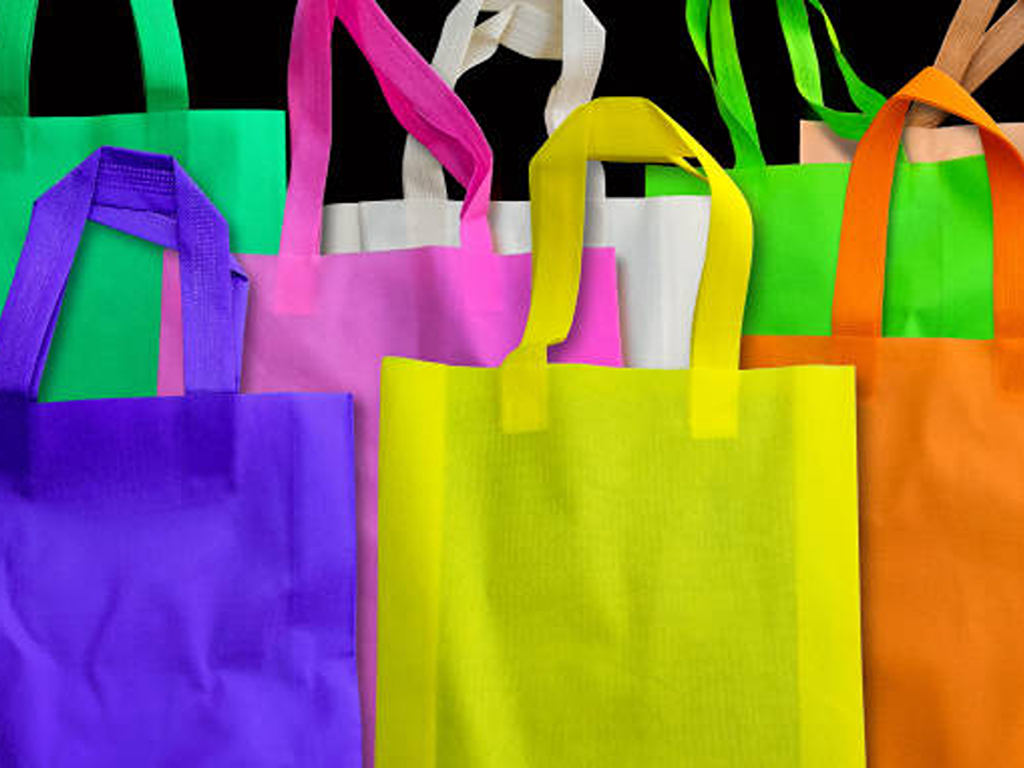 woven bag vs non woven bag (1)